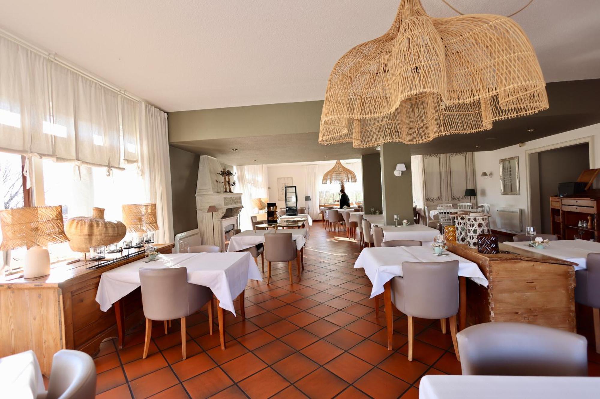 Hotel Restaurant Verger Des Chateaux, Route Des Vins Haut-Koenigsbourg Dieffenthal Екстер'єр фото