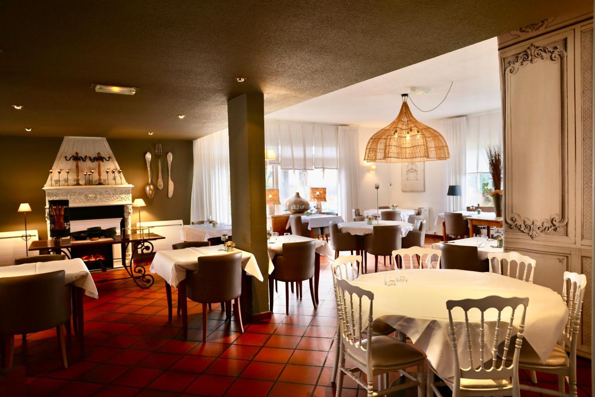 Hotel Restaurant Verger Des Chateaux, Route Des Vins Haut-Koenigsbourg Dieffenthal Екстер'єр фото